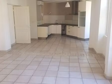 location t3 de 76m2 - la valette