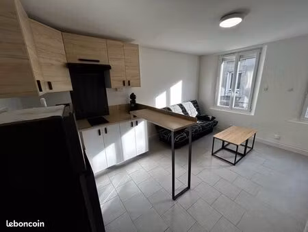 studio meublé et équipé