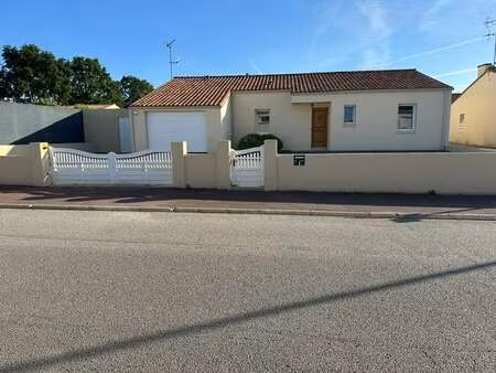 location maison à belleville-sur-vie (85170) : à louer / 143m² belleville-sur-vie