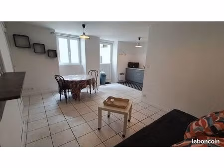 studio 1 pièce 28 m²