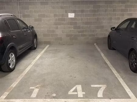 garage à louer à rue aux choux 53 bruxelles (vbe33182)