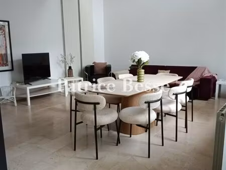 dans les remparts de boulogne-sur-mer  une maison de ville d'environ 200 m² et sa terrasse