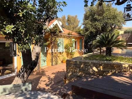 au pradet  à 700 m de la plage  une villa de 177 m² restaurée en 2022  avec agrandissement
