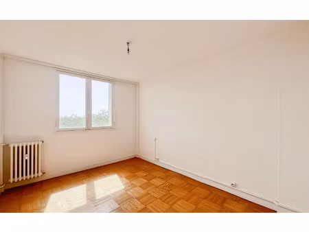 location appartement  57.13 m² t-3 à toulouse  890 €