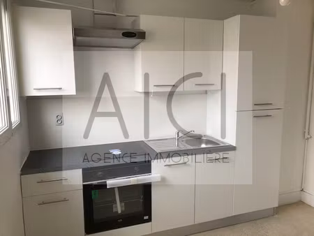 5 rue mallarmé 25000 besancon■libre le 20/07/2026■f4 comprenant 3 chambres  1 salon avec b