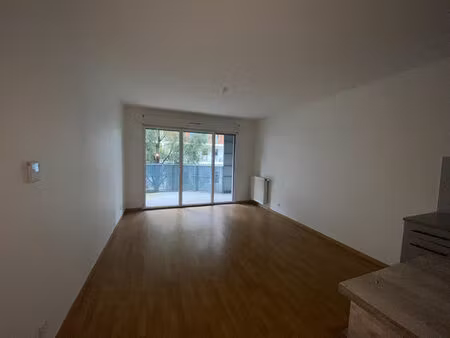 a louer  appartement t3 67 m2 bacalan