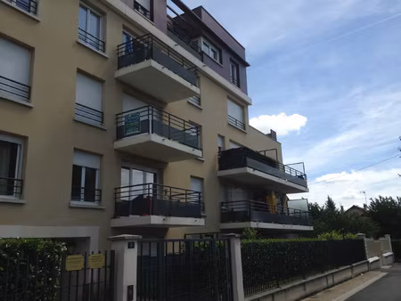 f2 combs la ville
