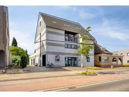 exclusief appartement van 154 m² met 3 slpk's en 2 badk's in kermt