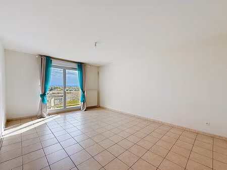 appartement meximieux 4 pièce(s) 81 m2  3 chambres  un balcon  un garage