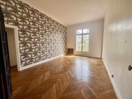 a louer 3p paris viiième