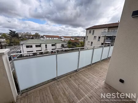 appartement t2 à louer à toulouse - 41 65 m²  3ème étage  balcon et place de parking