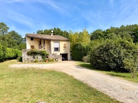 maison familiale à vendre 4 pièces 3 chambres + bureau  terrasse et grand terrain cendras 