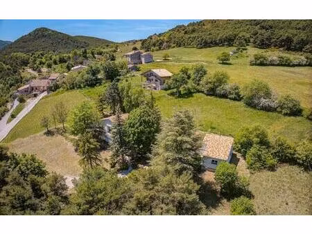 chateauvieux 83840 - 2 maisons de campagne sur terrain de 5000 m2