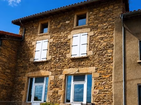 maison t3 de 92 90 m² avec jardin  cave et stationnement – sainte-catherine