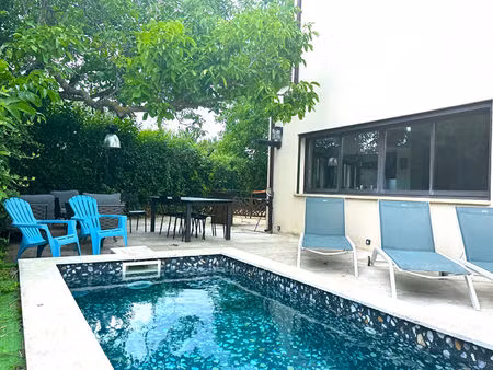 villa contemporaine avec piscine et rooftop