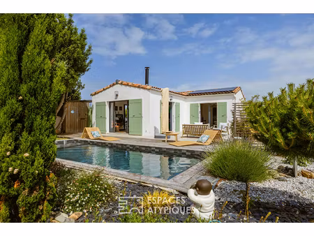 villa confidentielle au coeur d'un jardin luxuriant