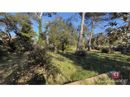 garéoult - terrain constructible 800 m² en quartier résidentiel