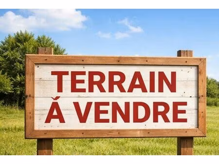 terrain constructible et viabilisé de 7 ares
