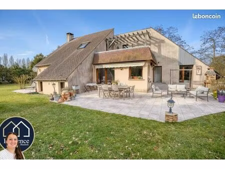 propriété 5 pièces 222 m²