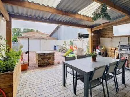 vente maison au pallet (44330) : à vendre / 72m² le pallet