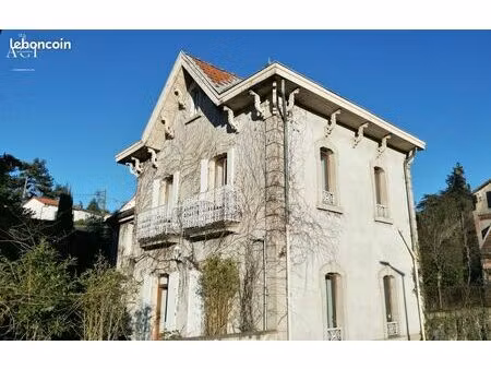 maison 7 pièces 142 m²