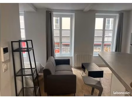 beau studio meublé centre ville