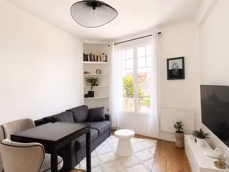 superbe t2 meublé haut de gamme  lumineux et rénové