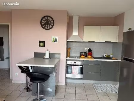 f2 meublé- 42m2 - montpellier hôtel de région