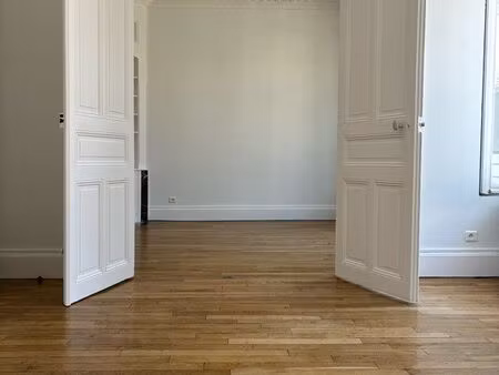 secteur blandan-magnifique appartement bourgeois rafraîchi – 1er étage – charme de l’ancie