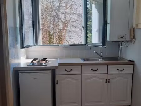 t1bis  35m2  balcon. idéal étudiant. quartier pradeau. lloyer