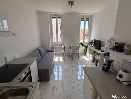 t2 meublé au calme – esprit “petite maison” aux portes du mont faron – toulon
