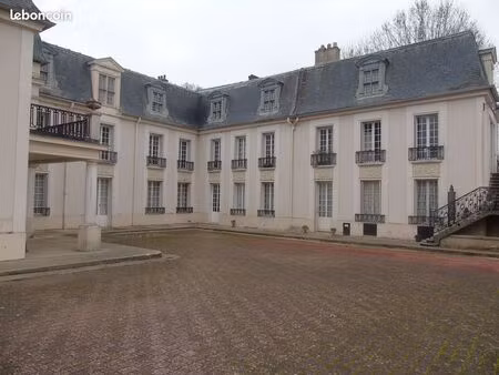 loue appartement à bois le roi (77)