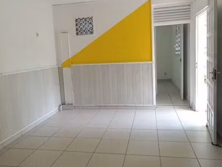 grand f2 à louer