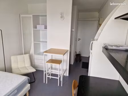 joli studio avec balcon proche fac medecine