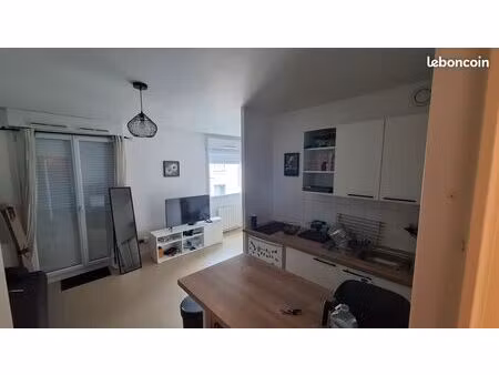 studio 32m2 avec balcon et garage en sous-sol proche la catho