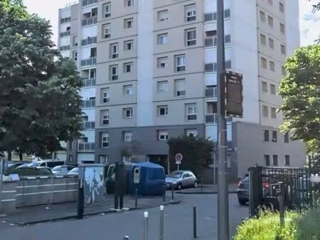 sous-location t3 de 65 m² à décines – proche grand large