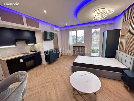studio 1 pièce 27 m²