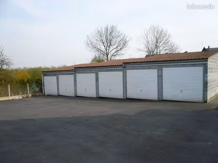 ◊ garages à louer avec porte basculante ?◊