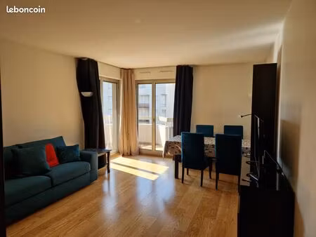 55m2 très bon état meublé avec cave  parking et grand balcon