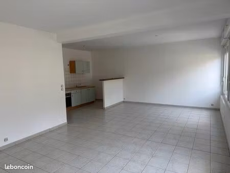 à louer appartement périers