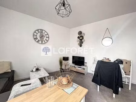 location appartement 2 pièces à thouars (79100) : à louer 2 pièces / 32m² thouars