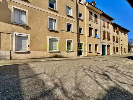 bourgoin jallieu / hyper centre ville / appartement t2 / cel
