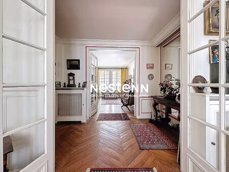appartement de prestige. 136 m² traversant   3e étage avec ascenseur  secteur carnot / par