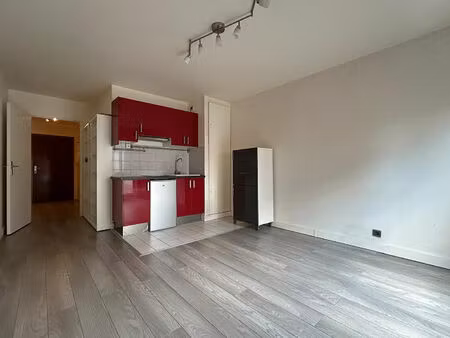 appartement centre-ville de pontoise 1 pièce de 30.17 m2 proche gare