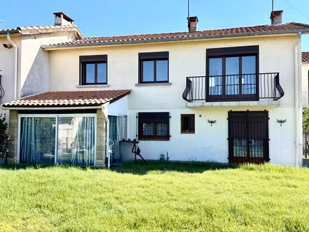 maison à vendre 6 pièces de 145 m² avec terrain clos d’environ 400 m² – proche hôpital ale
