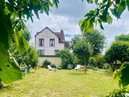 jolie et confortable maison bourgeoise située entre sens et joigny.