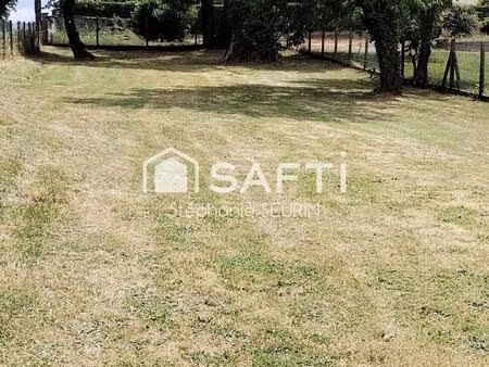 terrain constructible de 800m²