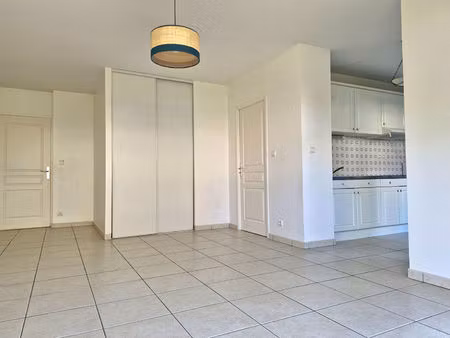 appartement t3 en rez-de-chausse