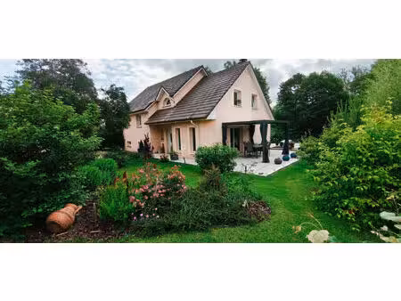 rare à la vente : maison familiale avec piscine et terrain 18 ares