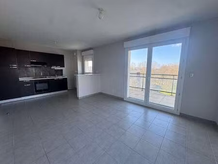 location appartement 2 pièces à caen (14000) : à louer 2 pièces / 47m² caen